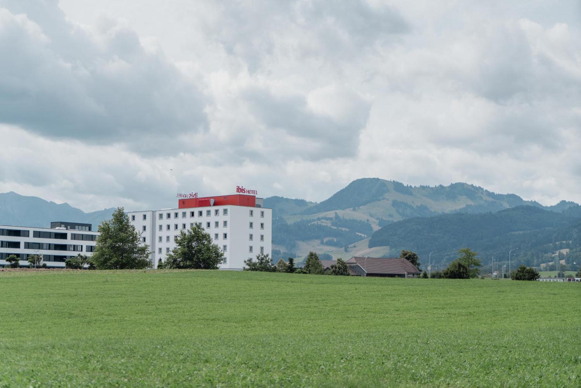 Ibis Bulle - La Gruyere Swiss Bike Hotel Exteriör bild